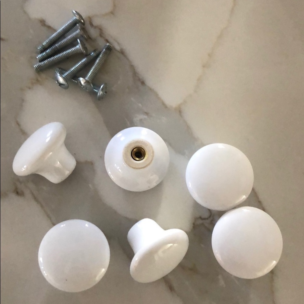 White knobs (6) - Picture 2 of 5